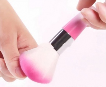 002 nail dust brush